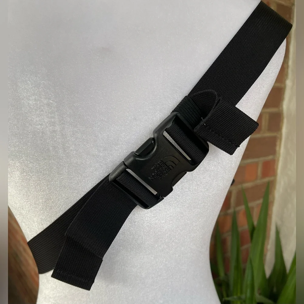 NORTH FACE ROO Fanny Crossbody Pack. Pink Excellent Condition see pictures! - Picture 3 of 6